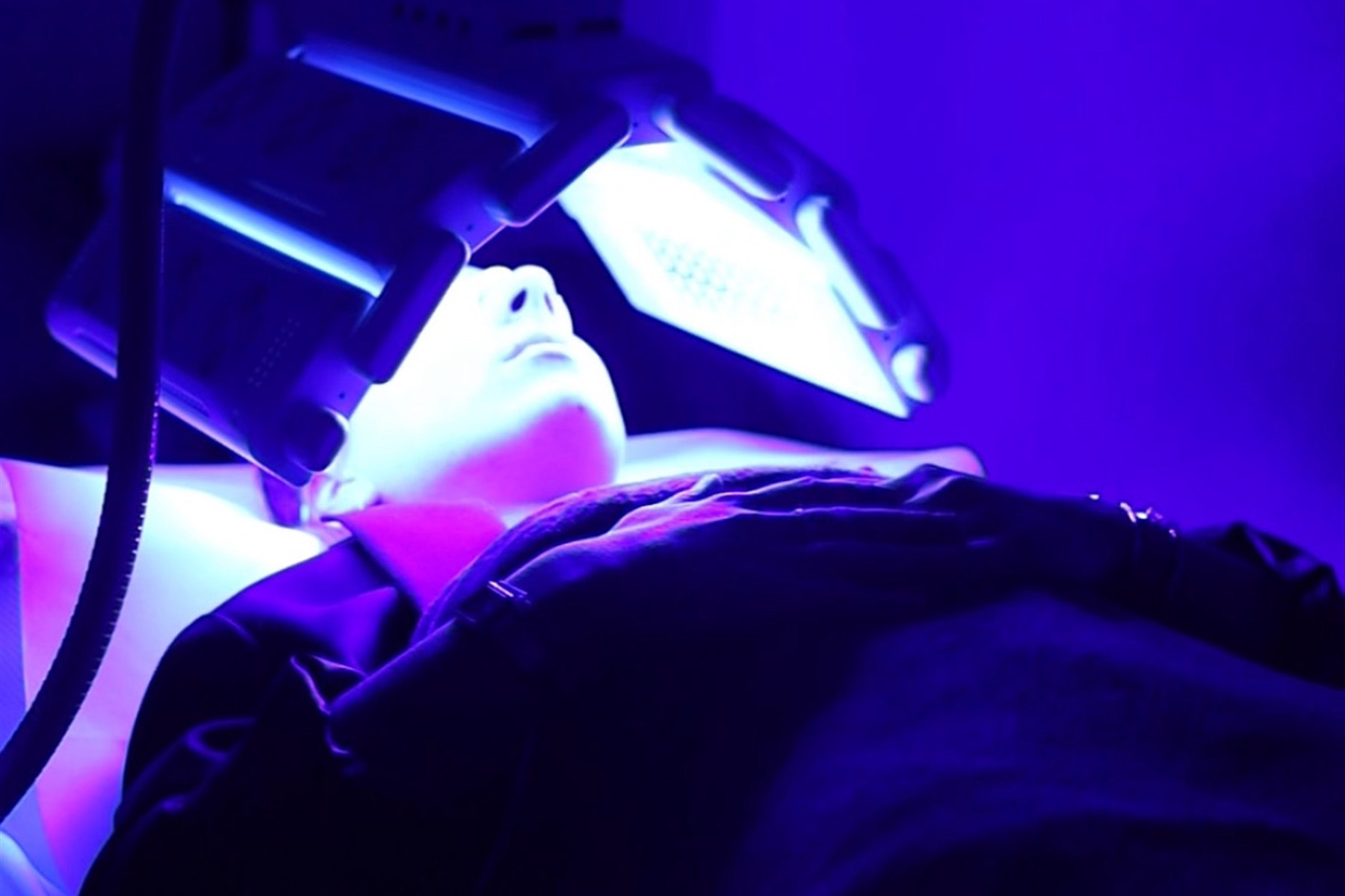 Séance de LED médicale (photobiomodulation Rejulight XP) à Caen, Infi Derm